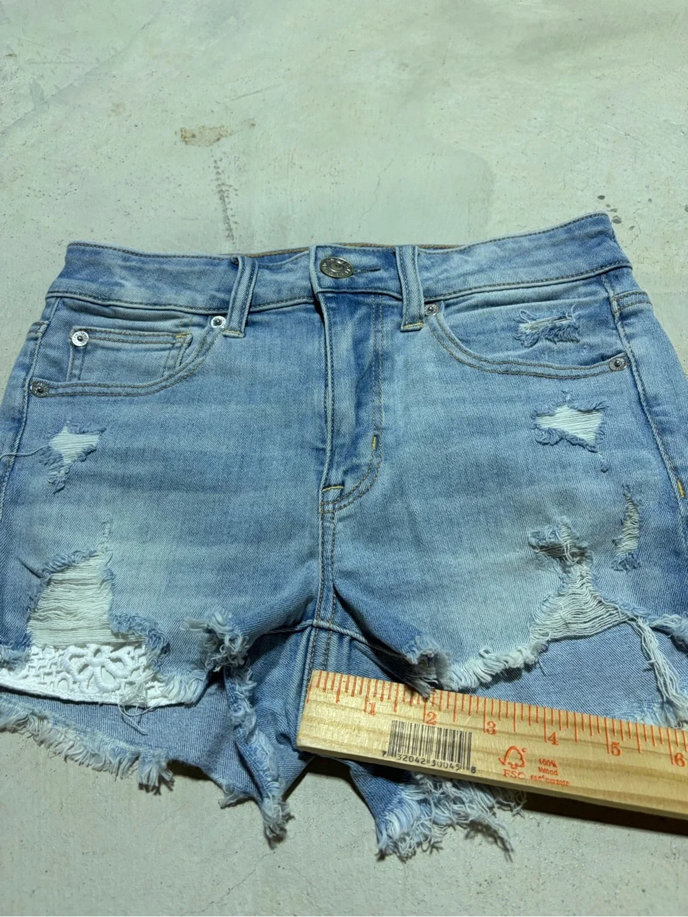American Eagle hi-rise shortie Light Blue Distressed Denim Women's Shorts 2 - Picture 7 of 10